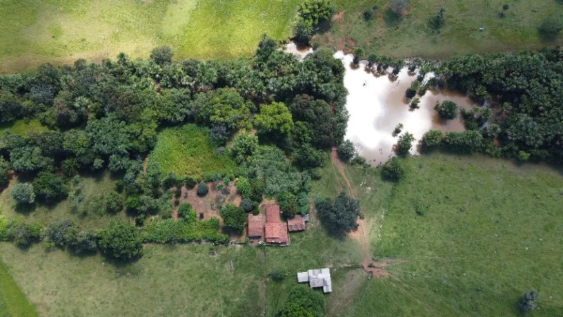 fazenda-de-100-alqueires-em-passos-mg-toda-formada-em-braquiaria-e-com-muita-agua-big-0